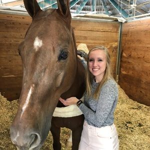 Meet your Posher, Makenzie
